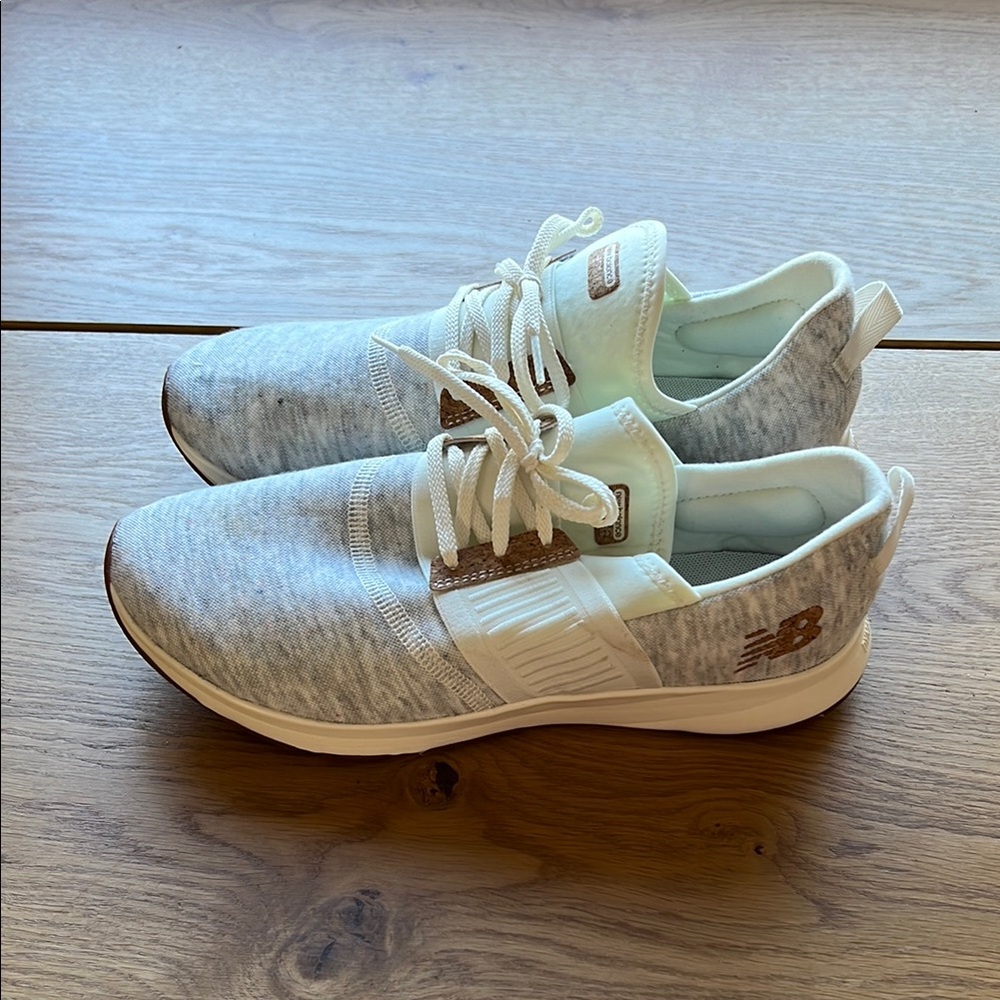NWOT New Balance Gray and White Nergize Sneakers